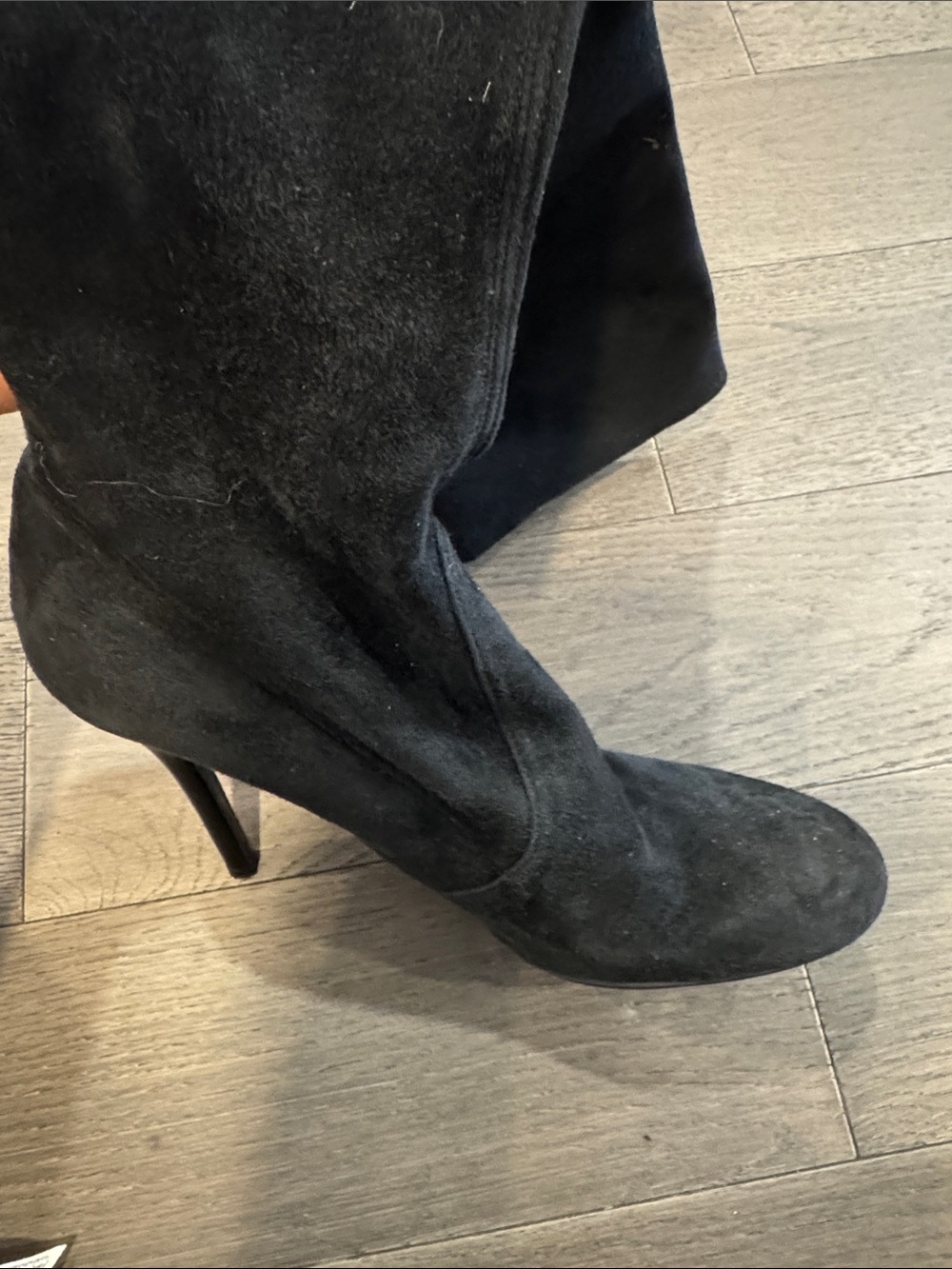 Stuart Weitzman - Picture 2 of 3